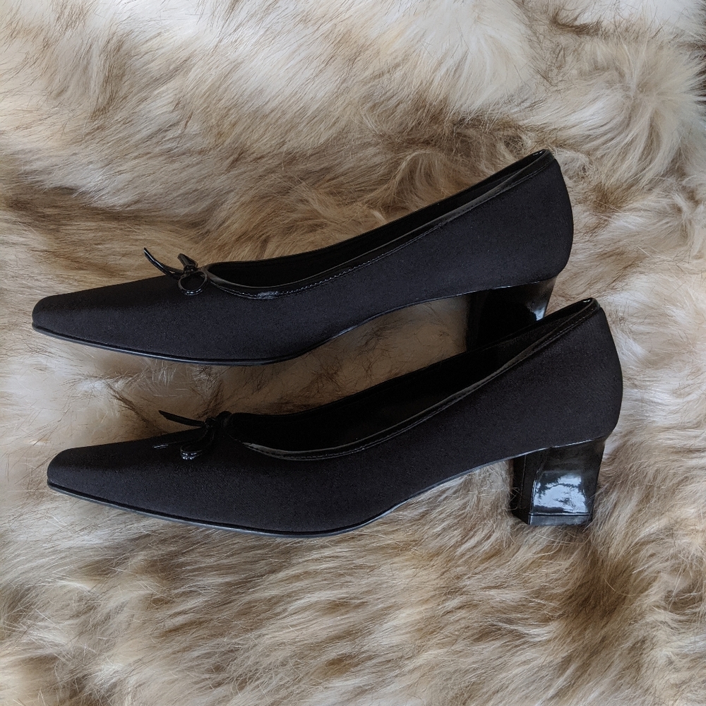 Naturalizer Women's Black Brushed Satin Pump 9.5 - Picture 4 of 6